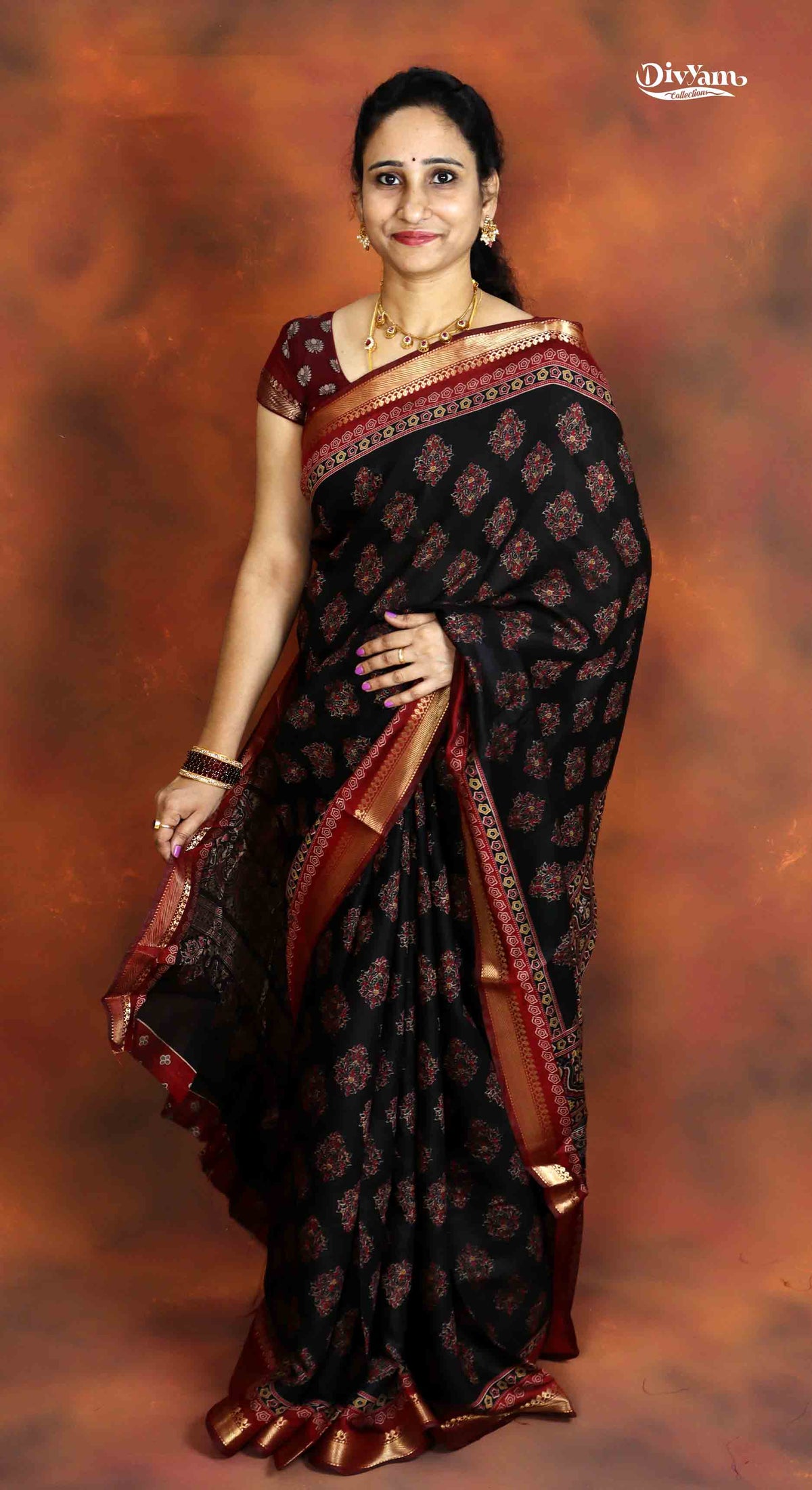 DC308 | Premium Maheshwari Silk Saree with Narayanpet Border