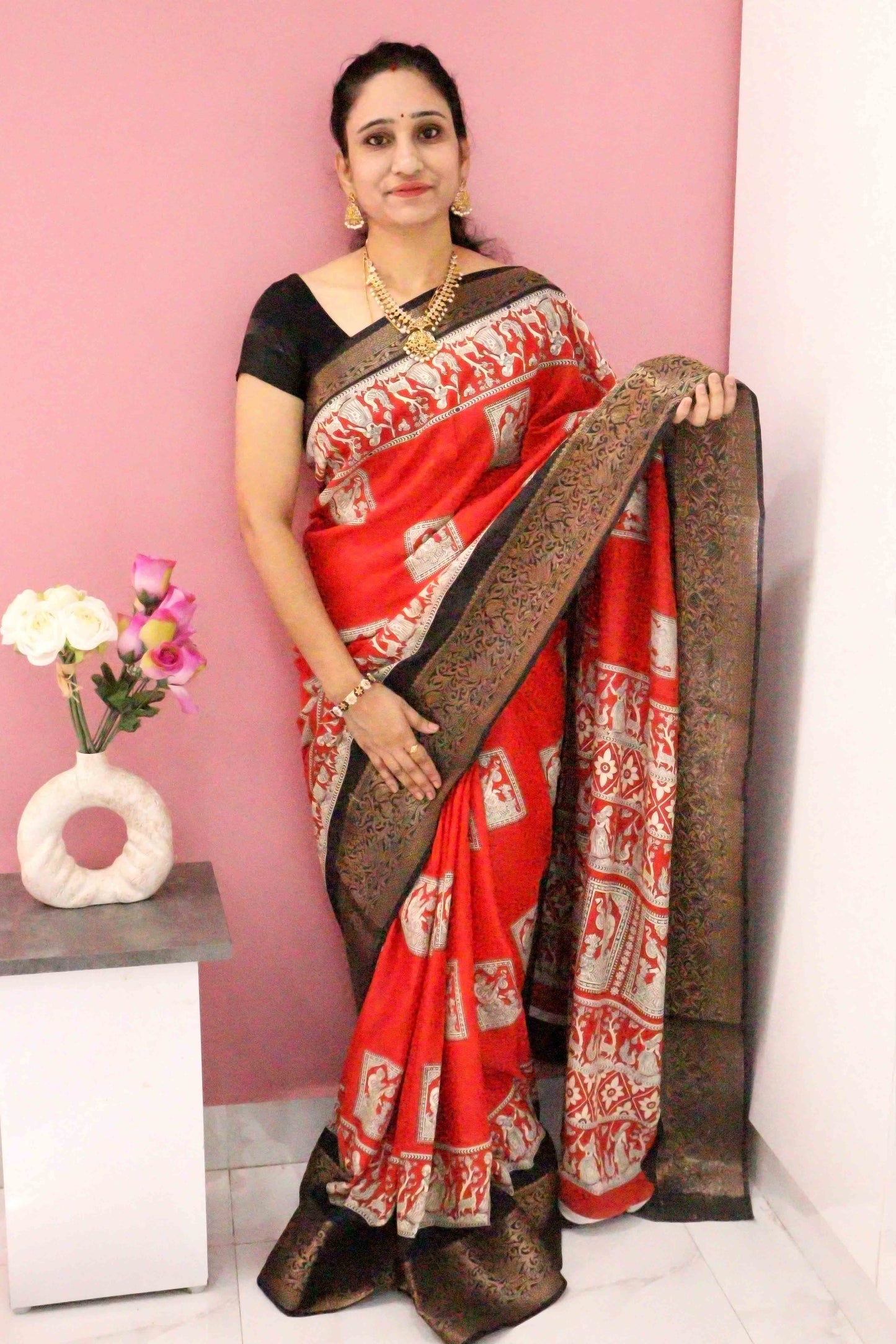 DCDS40 Red Dola Silk Saree with Kalamkari Motifs & Jacquard Border | Light Crushed Texture
