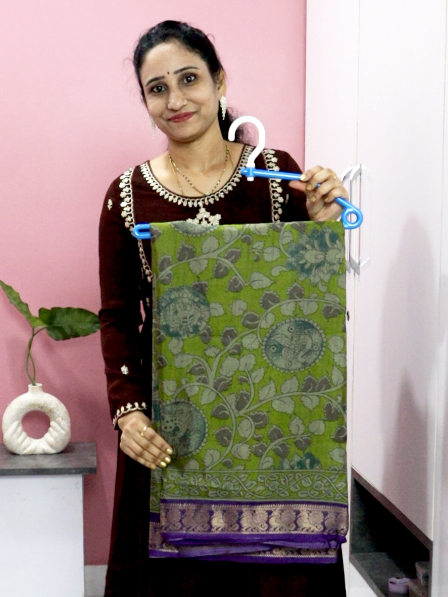 Maheshwari Silk Saree with Narayana Pattu Border – Mehendi Green with Purple Border