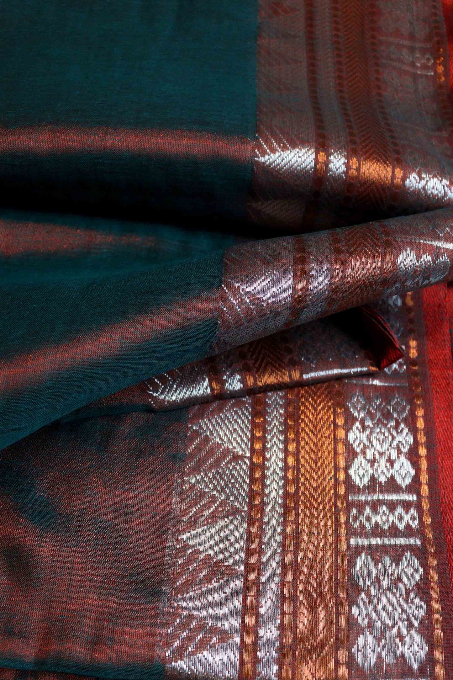 DC109 | Tissue Cotton Dual Tone Saree with Silver & Gold Zari | Lightweight Elegant Saree