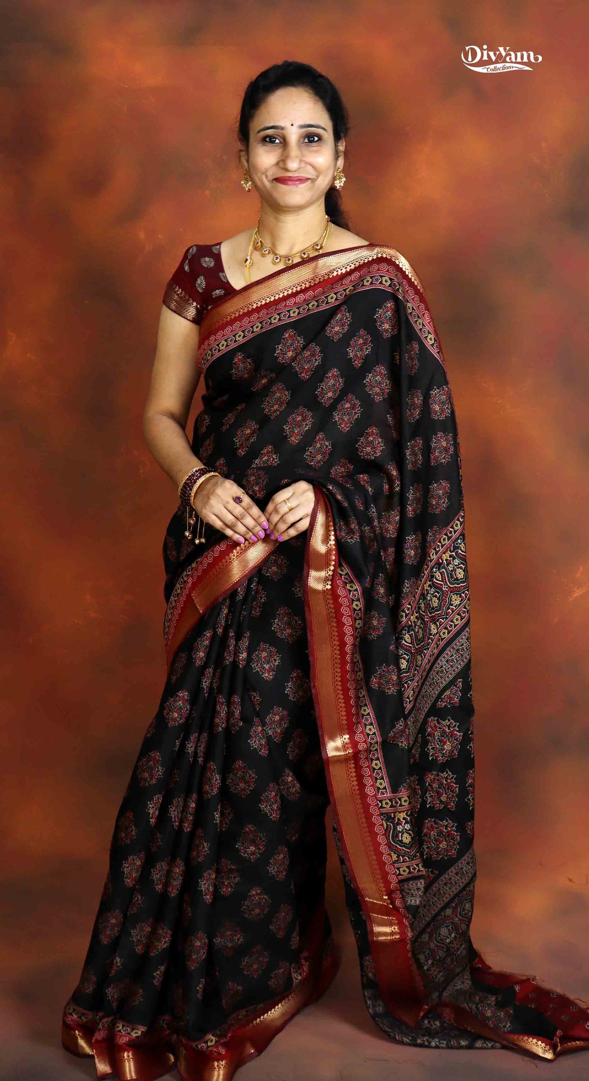 DC308 | Premium Maheshwari Silk Saree with Narayanpet Border