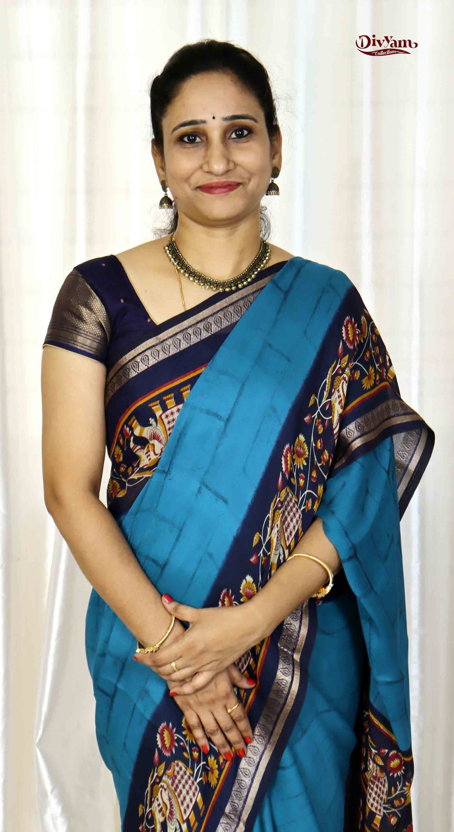 DC222 | Semi Viscose Georgette Saree with Zari Temple Border