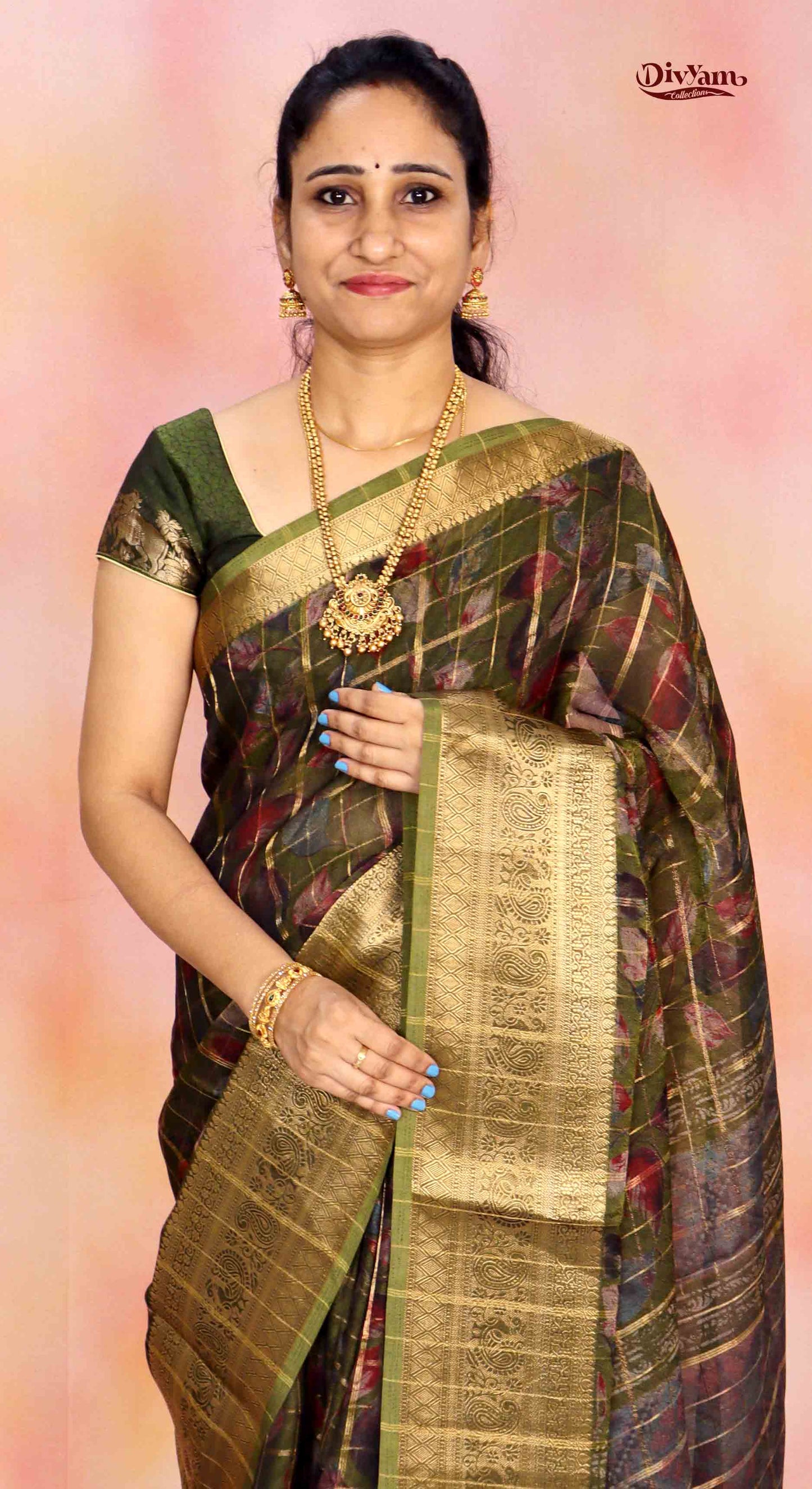 DC245 | Premium Viscose Georgette Saree with Zari Checks & Grand Border