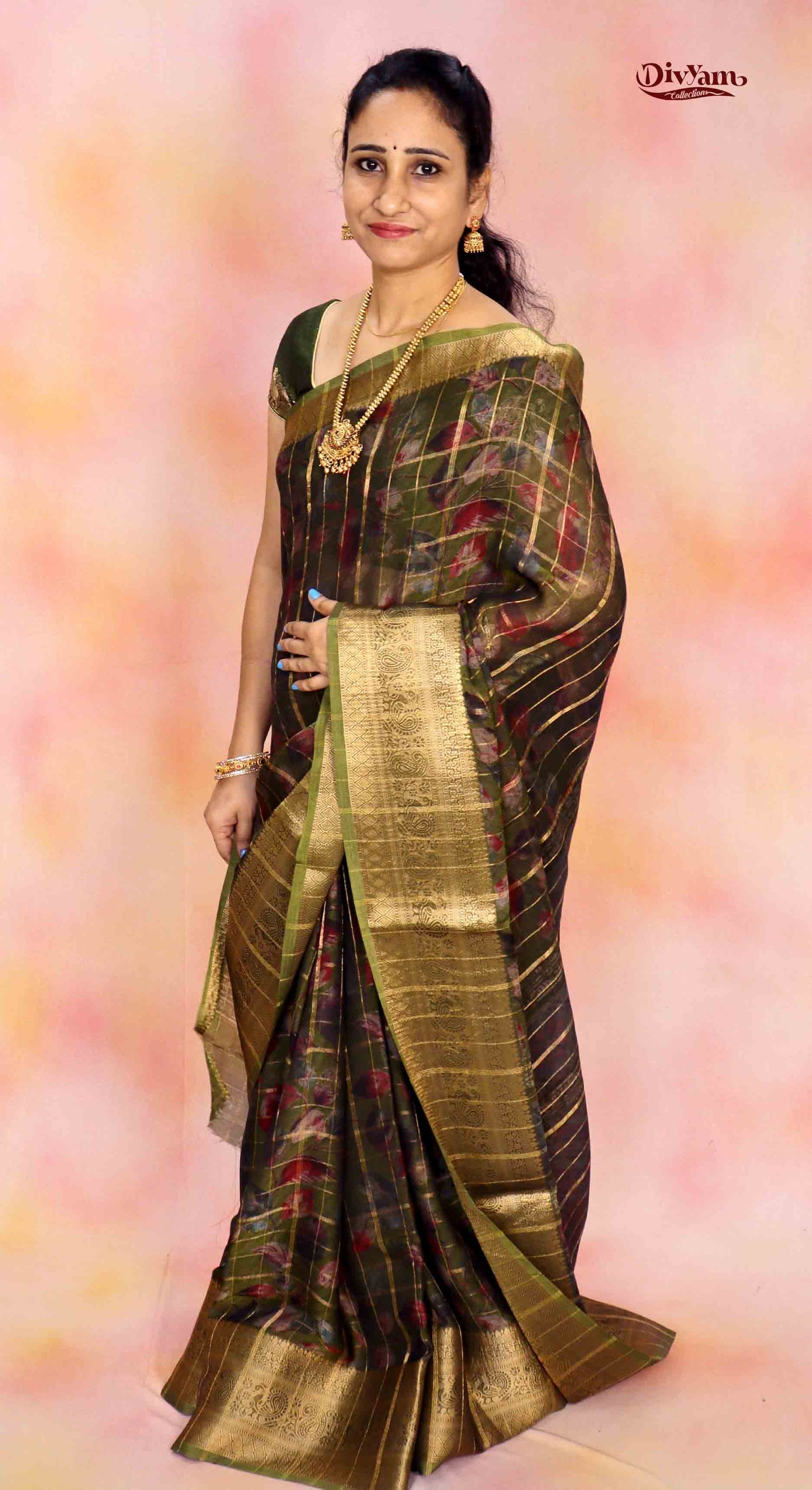 DC245 | Premium Viscose Georgette Saree with Zari Checks & Grand Border