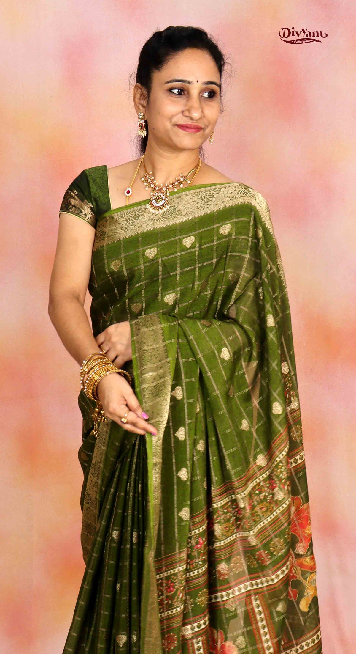 DC310 | Chinnon Crepe Saree with Traditional Jari Checks