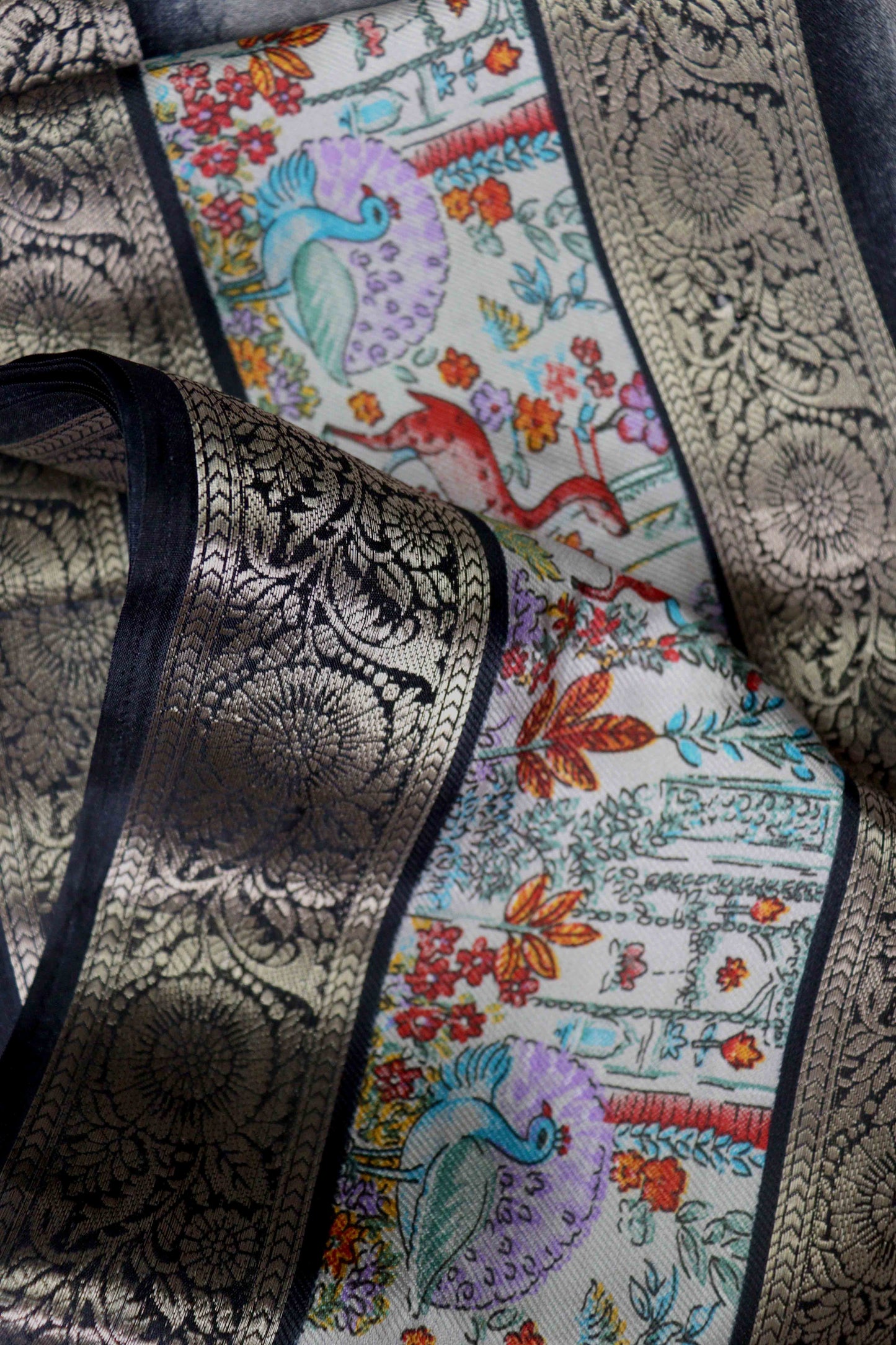 Grey Designer Silk Saree – Double Border with Pichwai Print