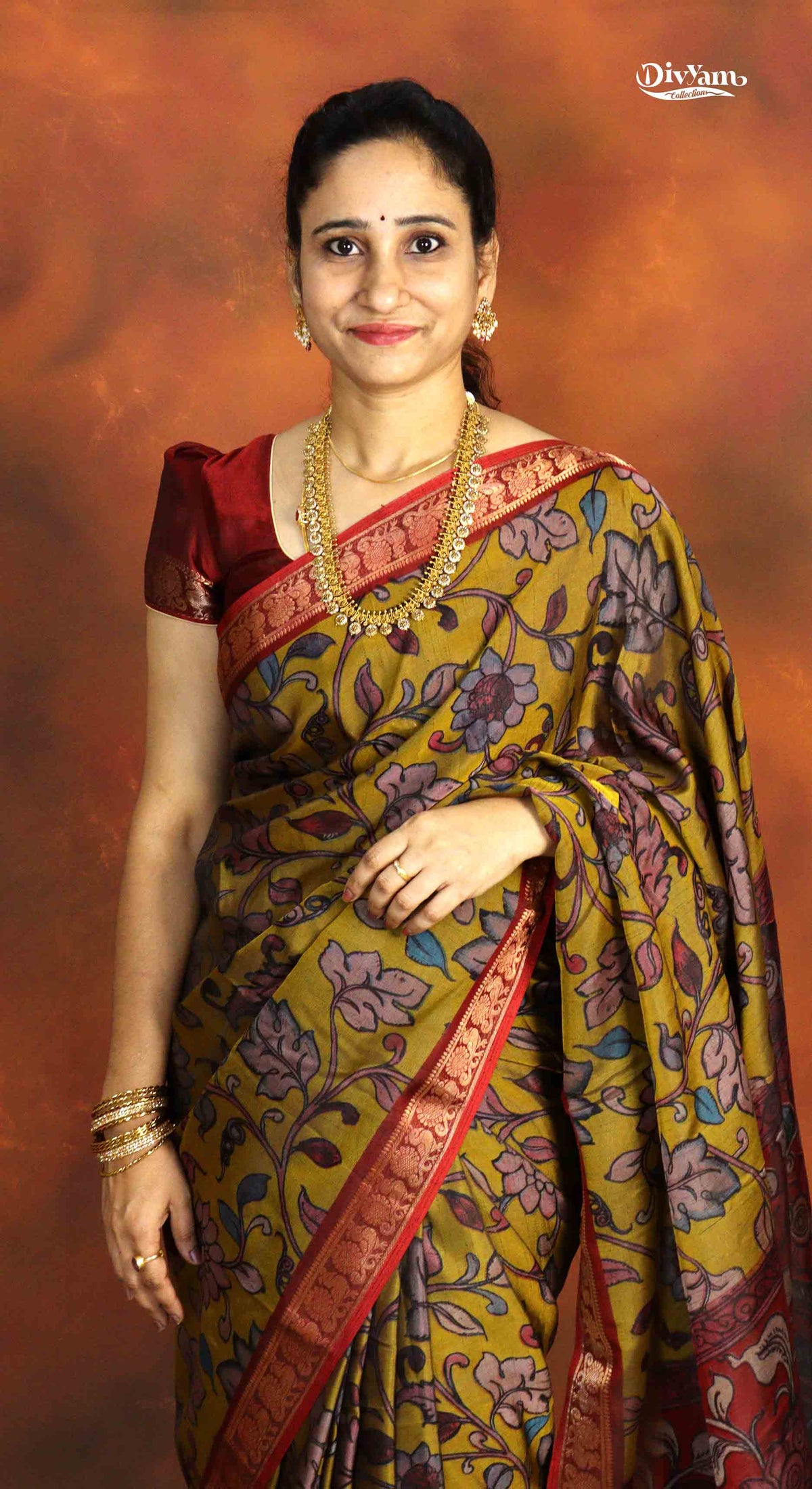 DC295 | Maheshwari Silk Saree with Kalamkari Floral Design & Running Blouse