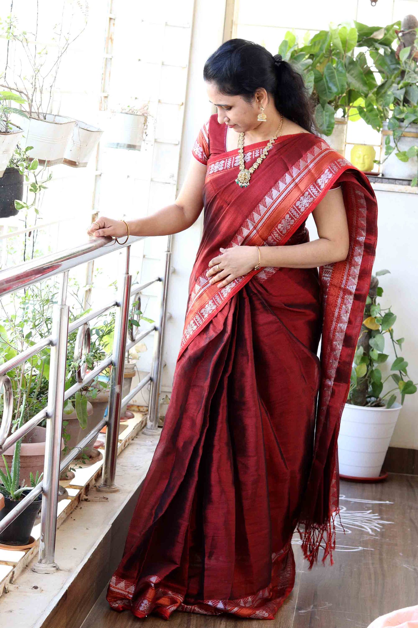 DC109 | Tissue Cotton Dual Tone Saree with Silver & Gold Zari | Lightweight Elegant Saree