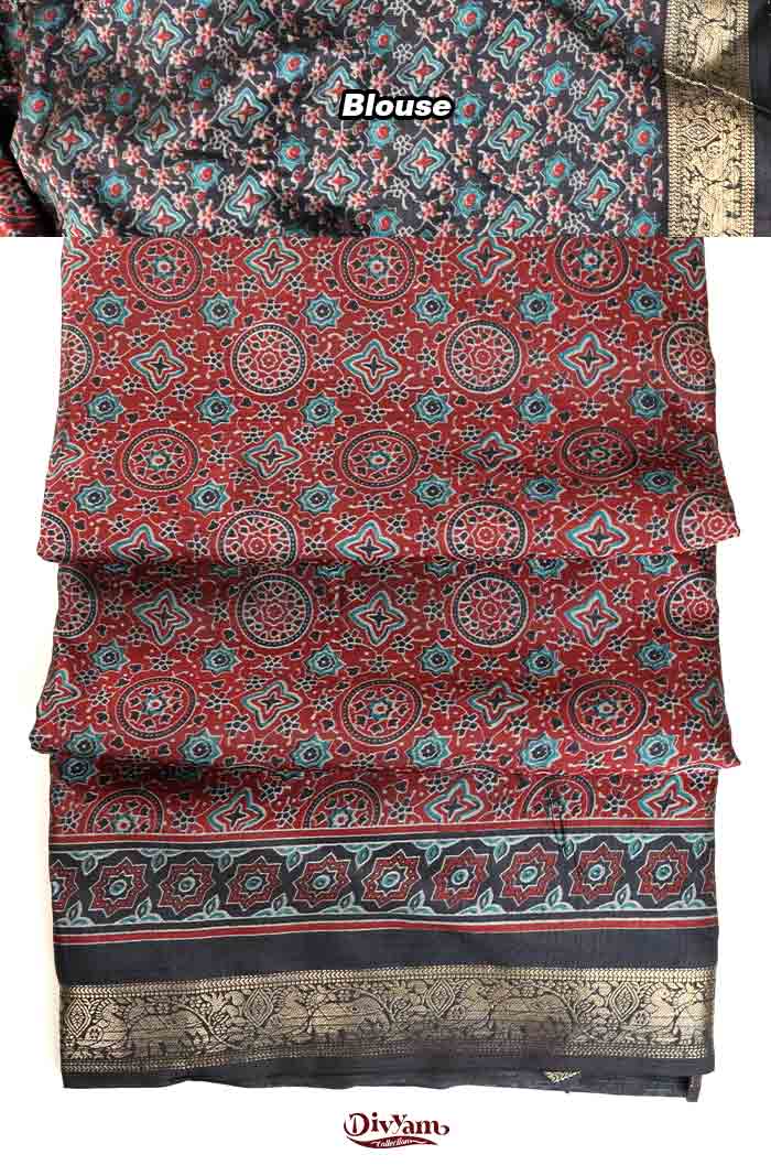 DC322 | Maheshwari Silk Saree with Geometric Design & Running Blouse