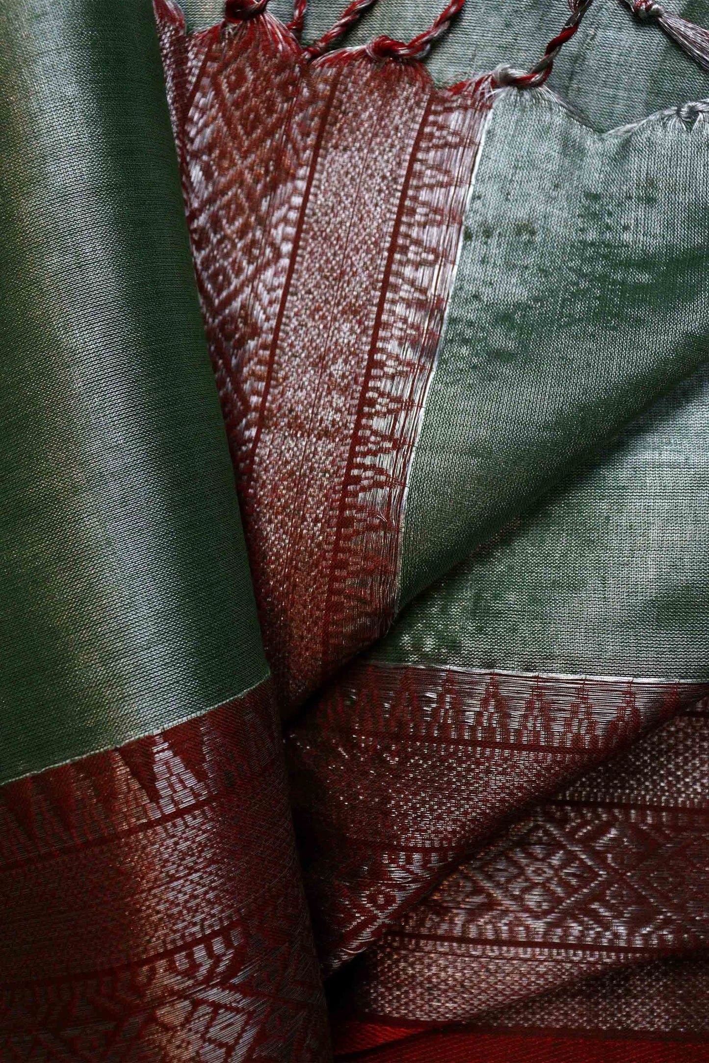 DC109 | Tissue Cotton Dual Tone Saree with Silver & Gold Zari | Lightweight Elegant Saree