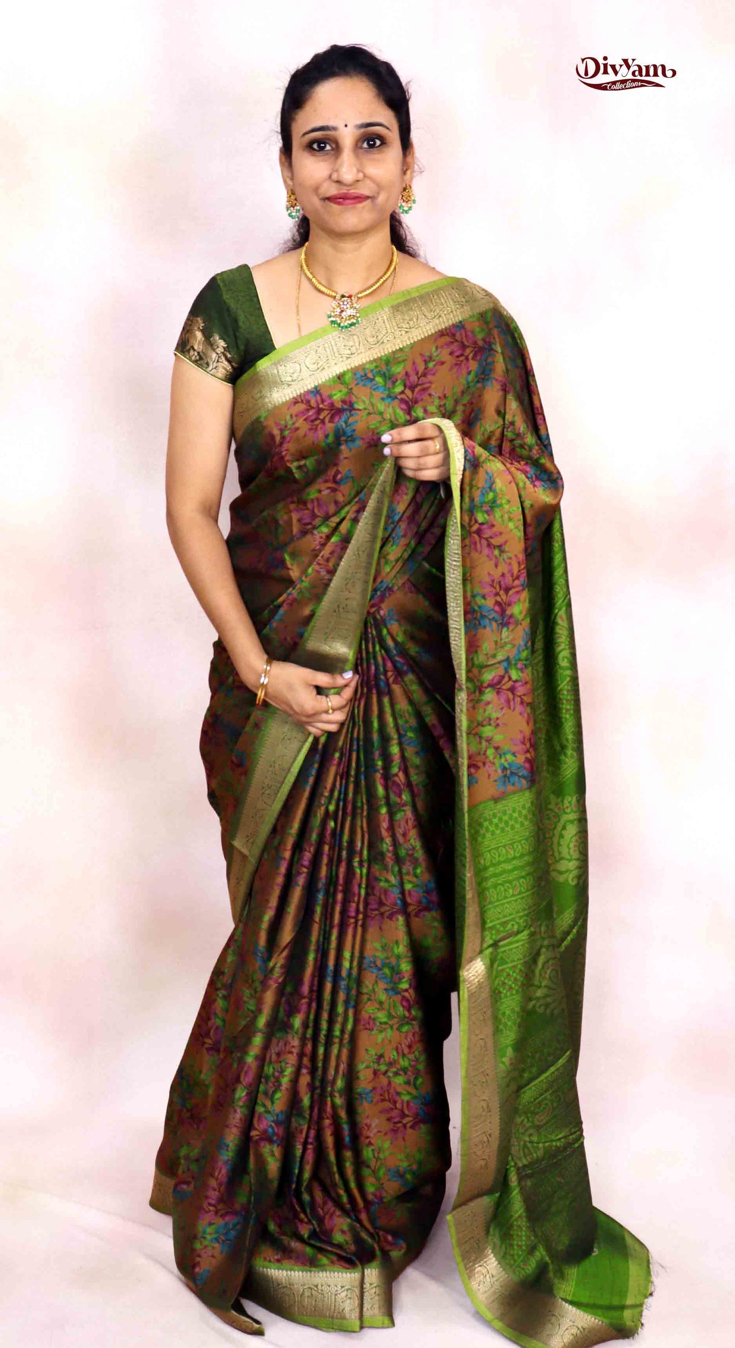 DC209 | Maheshwari Silk Saree with Elegant Floral Print