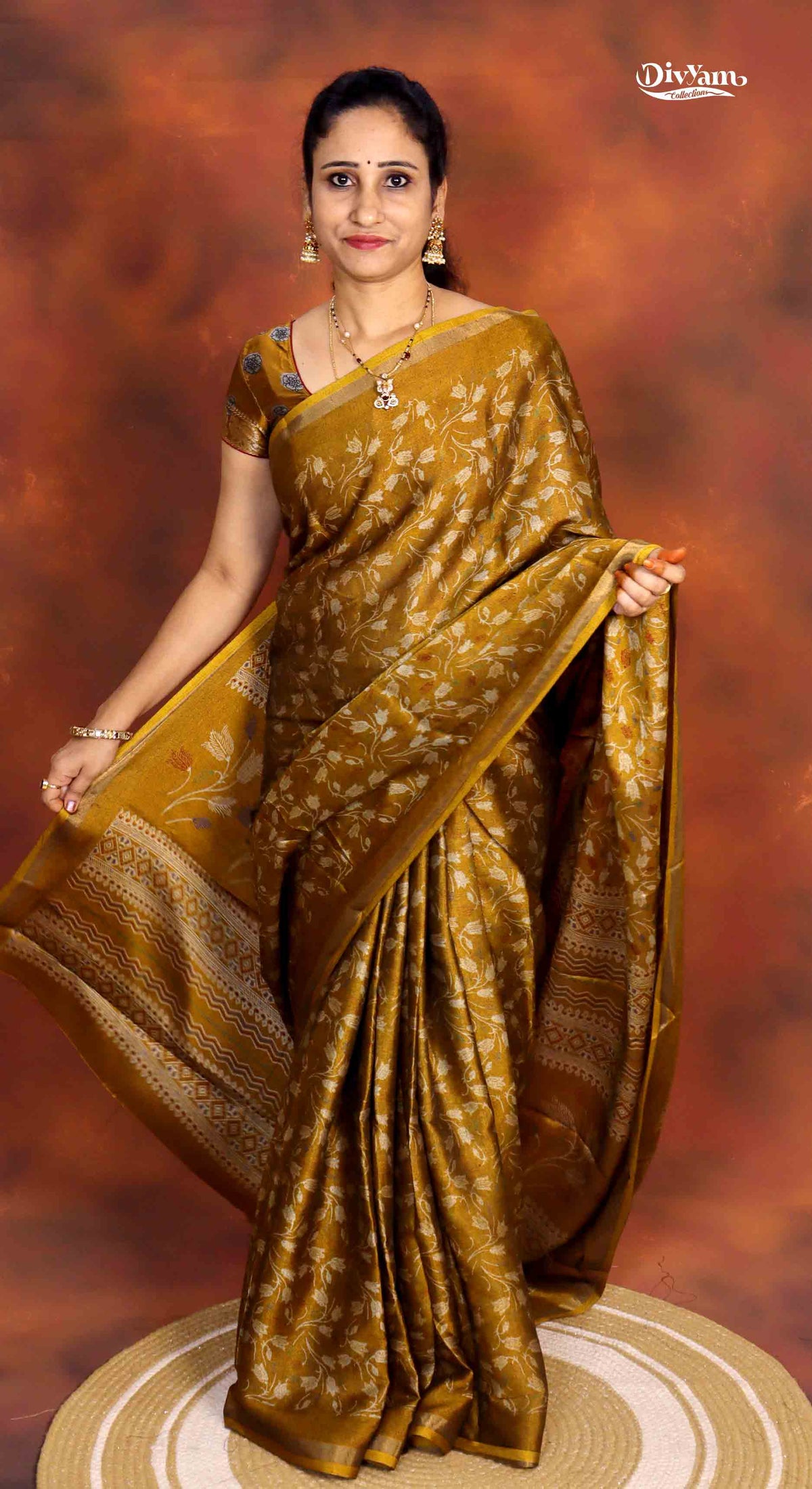 DC288 | Mashru Silk Saree with Floral Pattern & Delicate Jari Piping