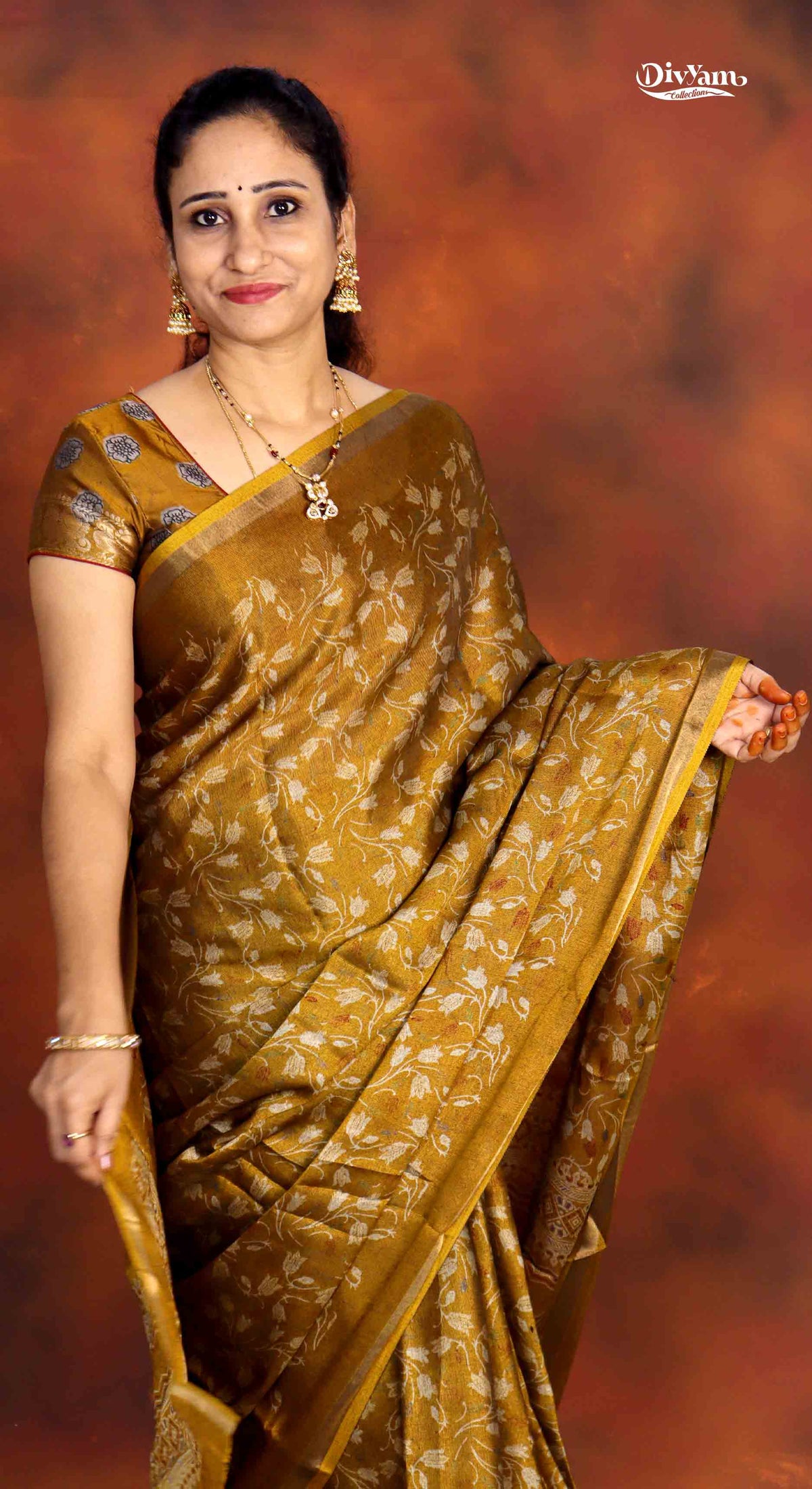 DC288 | Mashru Silk Saree with Floral Pattern & Delicate Jari Piping