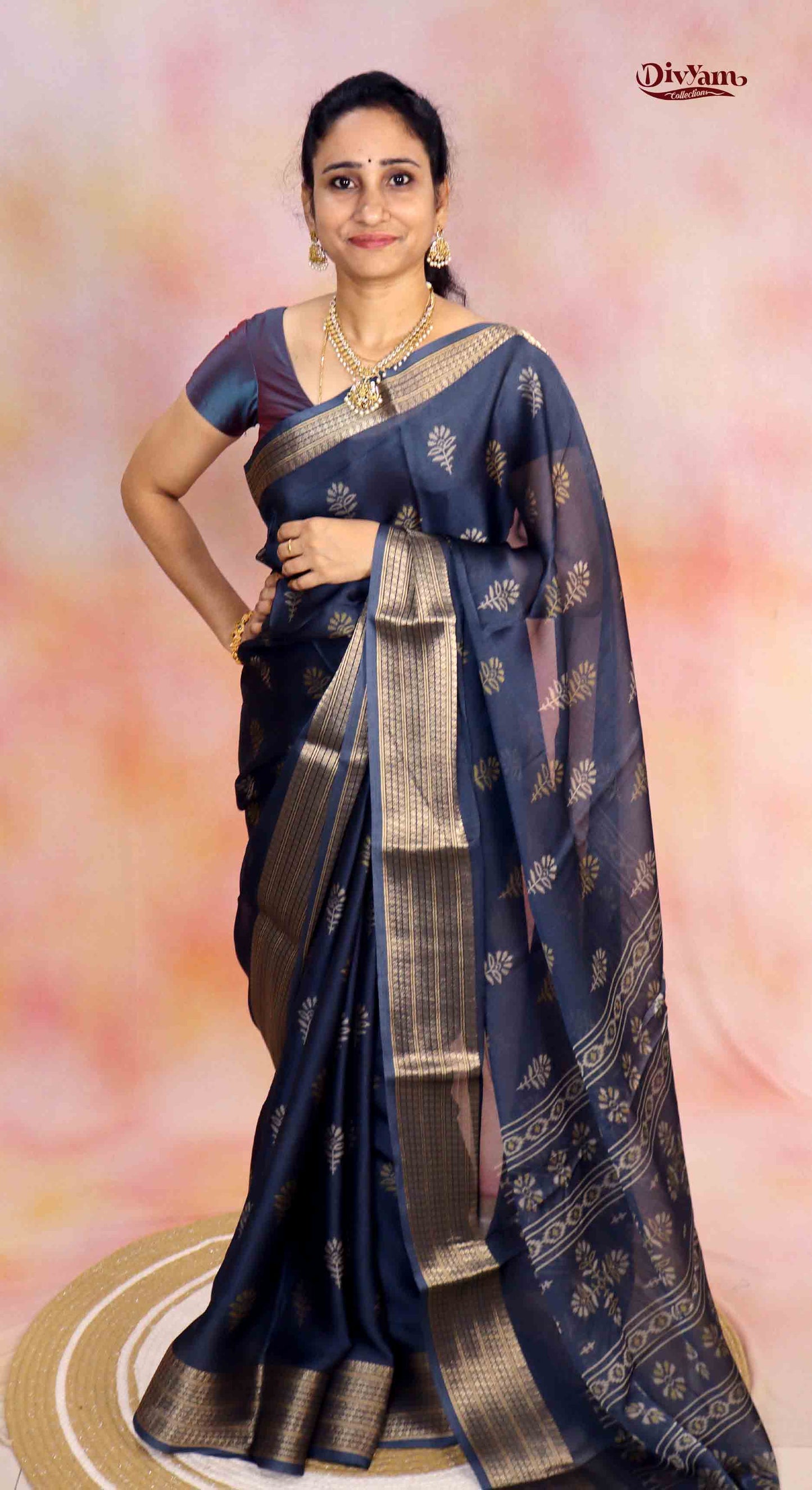 DC257 | Chinnon Crepe Saree with Floral Buttis & Jacquard Zari Border