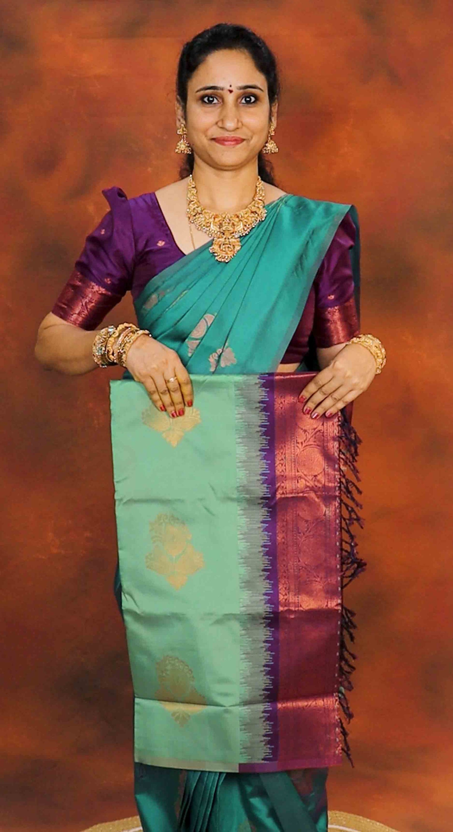 DC267 | Borderless Semi Kanchi Soft Silk Saree with Zari Floral Buttis