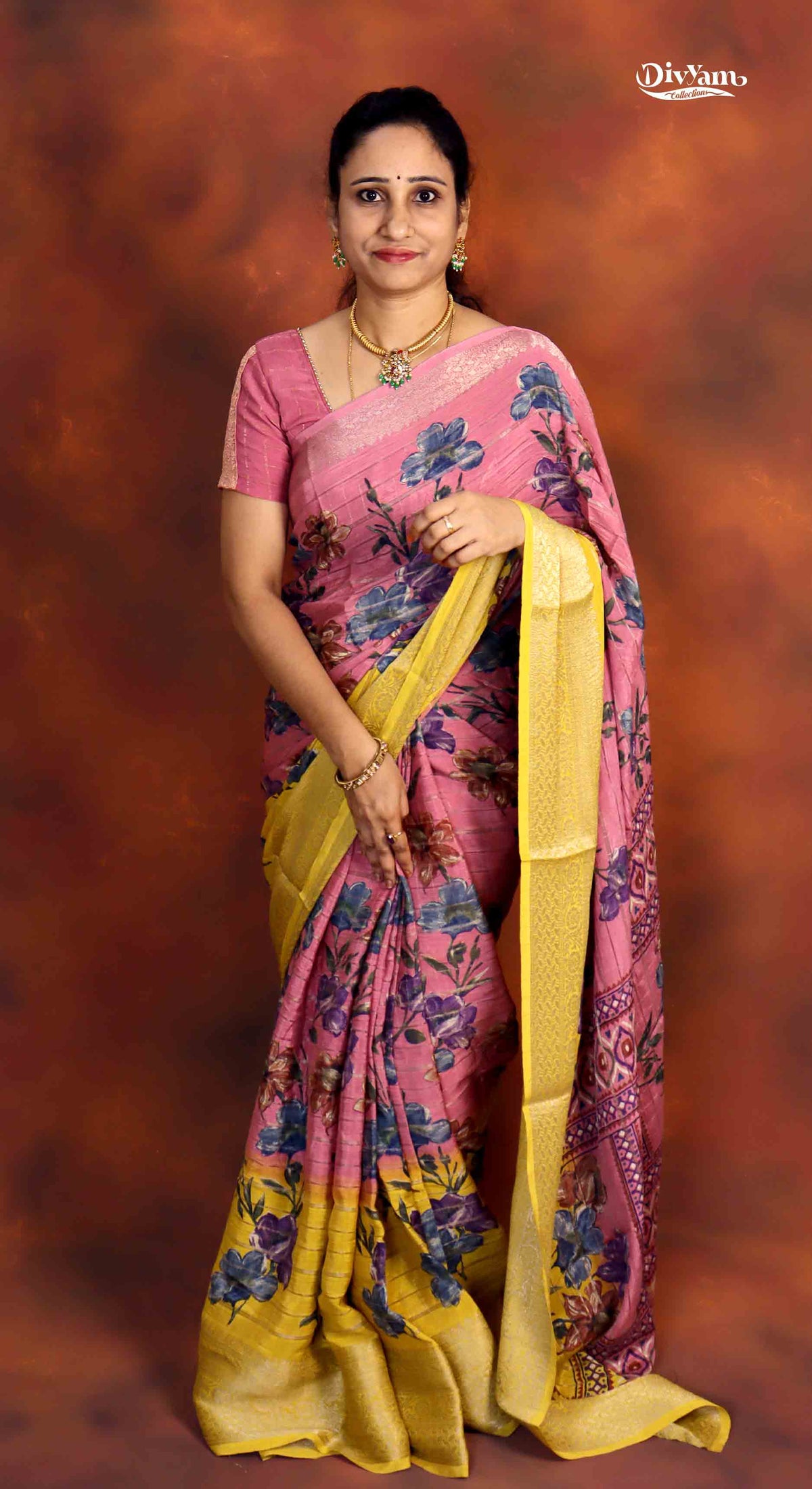 DC282 | Dual-Shade Pastel Crepe Silk Saree with Zari Lines