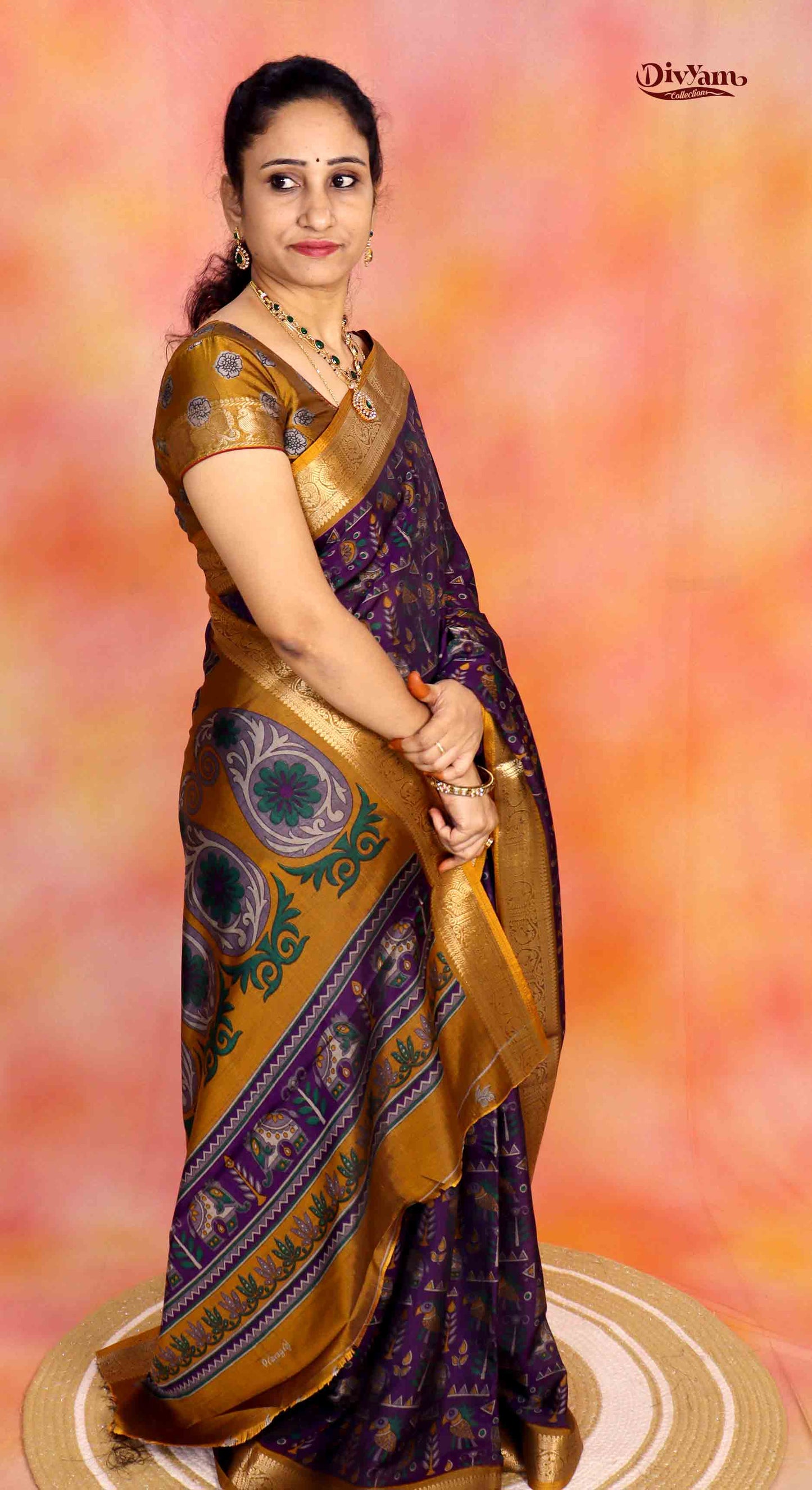 DC277 | Maheshwari Silk Saree with Kalamkari Animal Print & Rich Jari Border