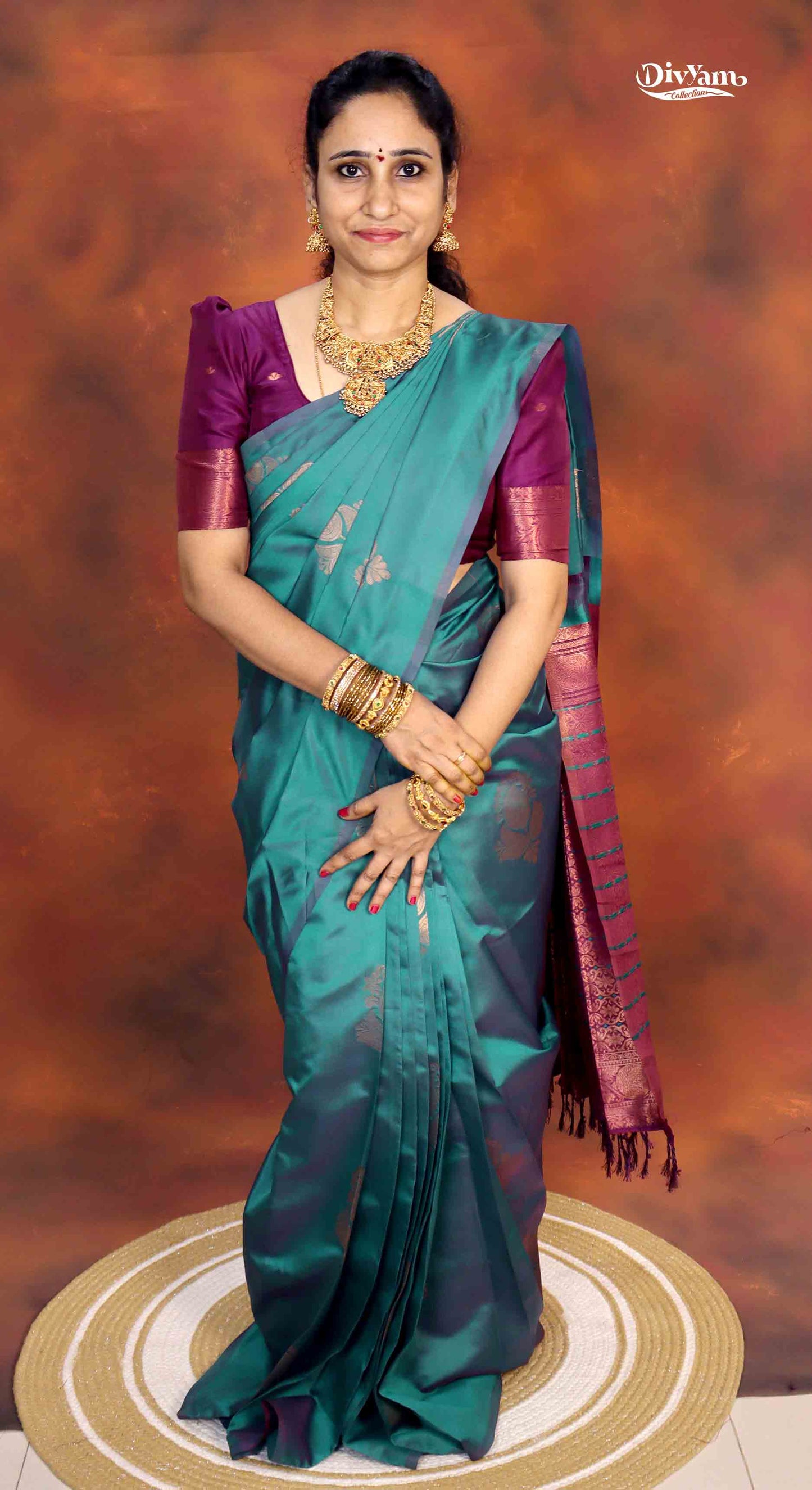 DC267 | Borderless Semi Kanchi Soft Silk Saree with Zari Floral Buttis