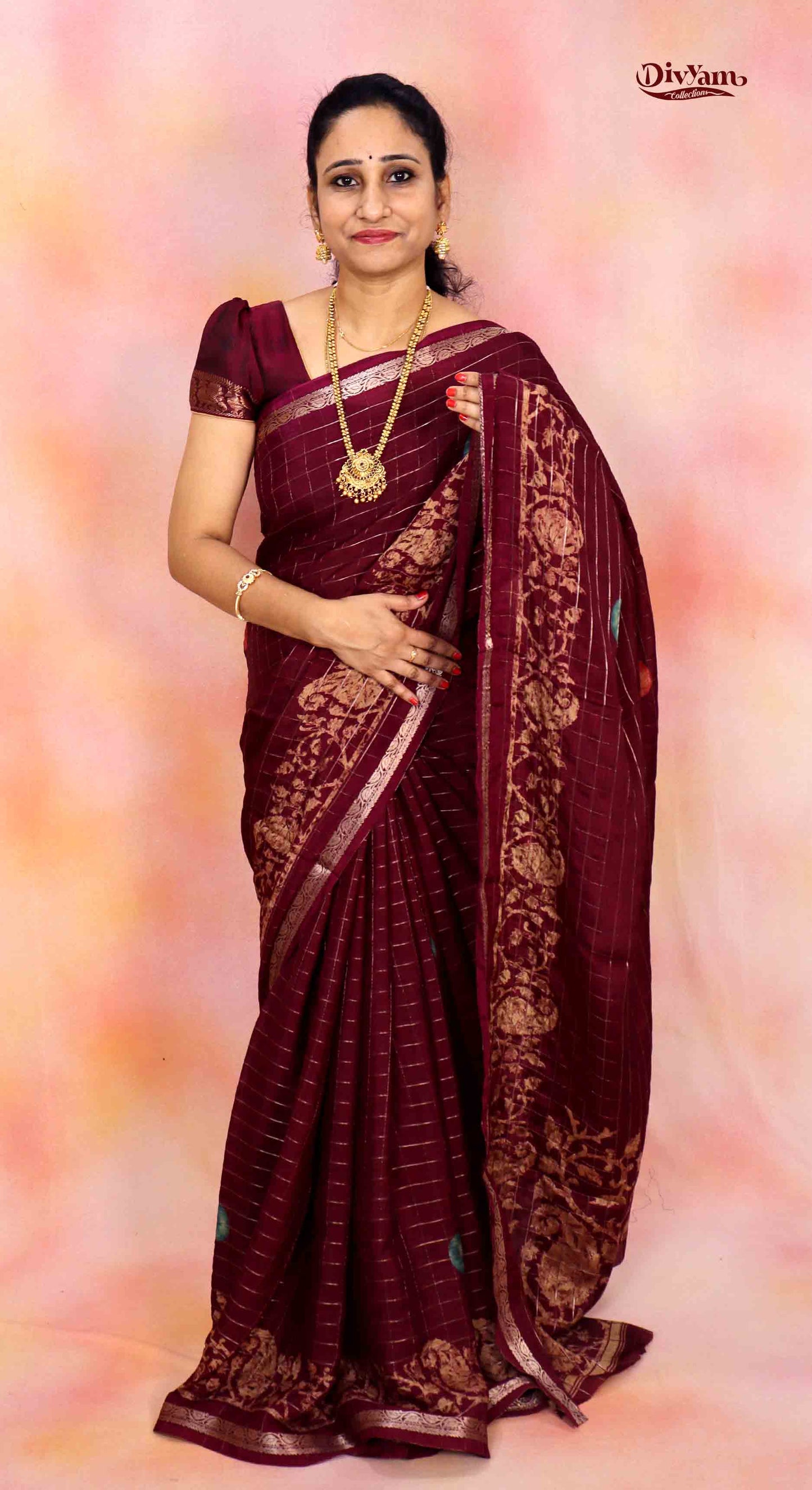 DC225 | Premium Chinon Crêpe Saree with Jari Checks & Floral Accents