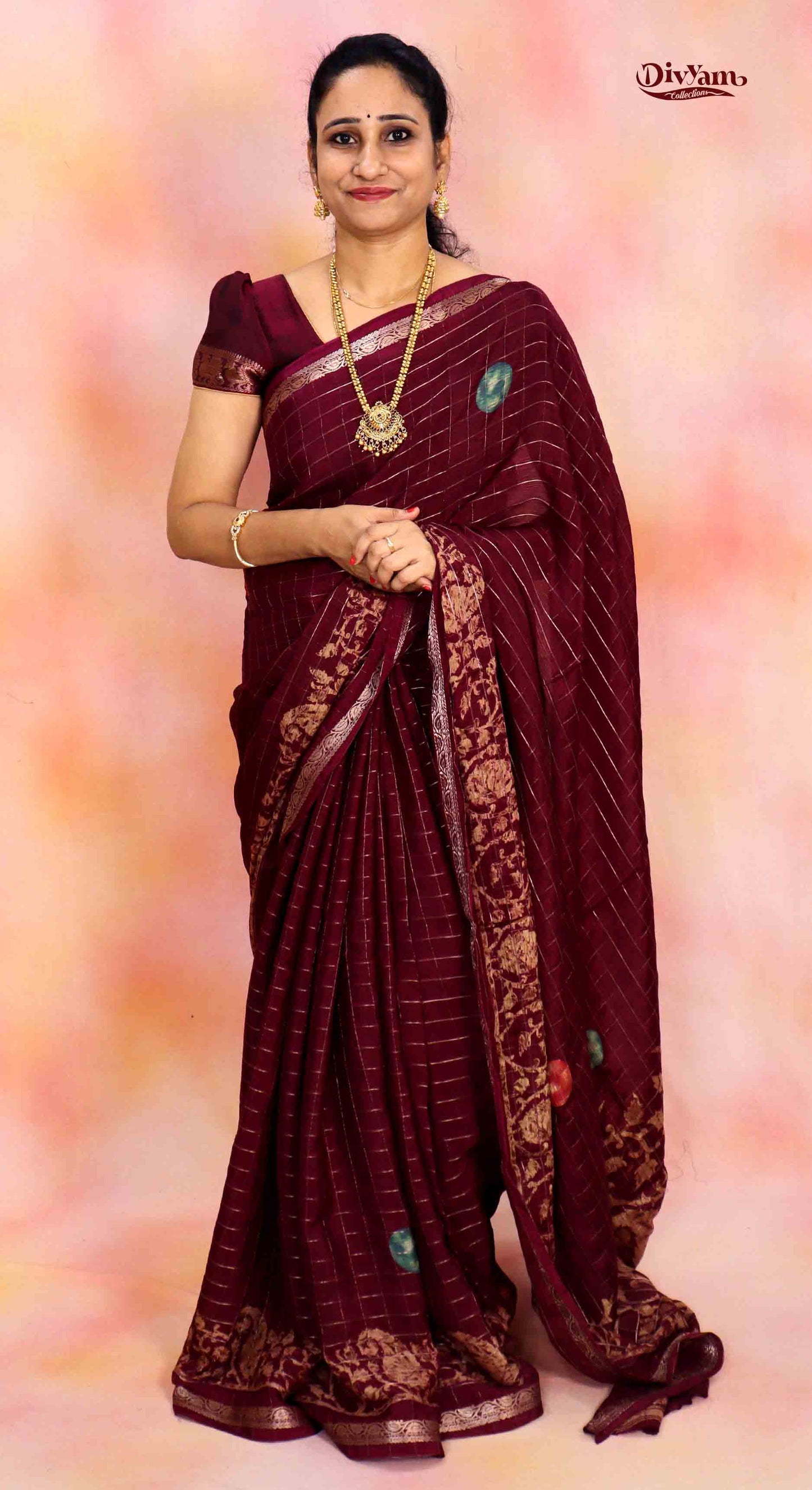 DC225 | Premium Chinon Crêpe Saree with Jari Checks & Floral Accents